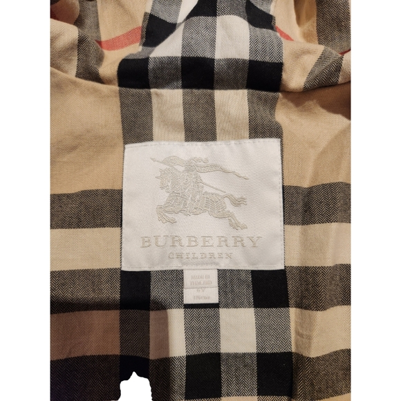 Burberry children's jacket size 6y - Picture 2 of 4